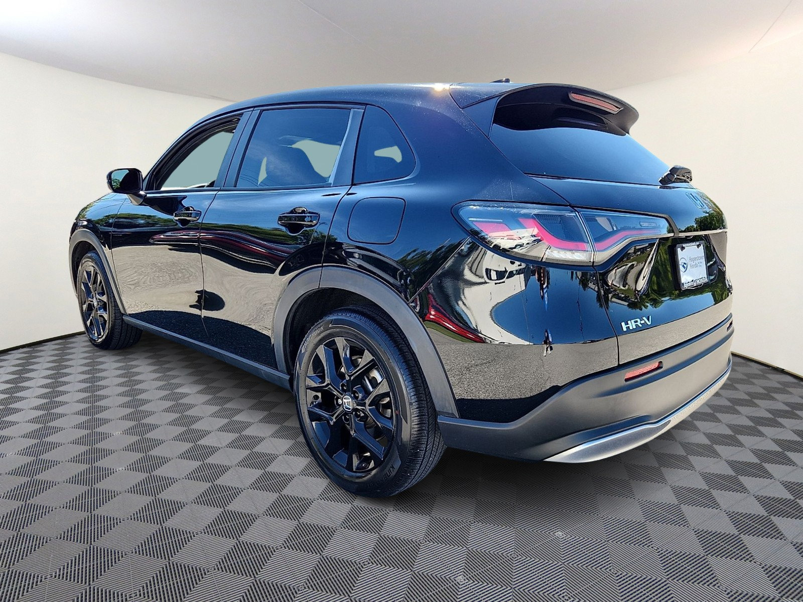 Used 2024 Honda HR-V Sport image 4