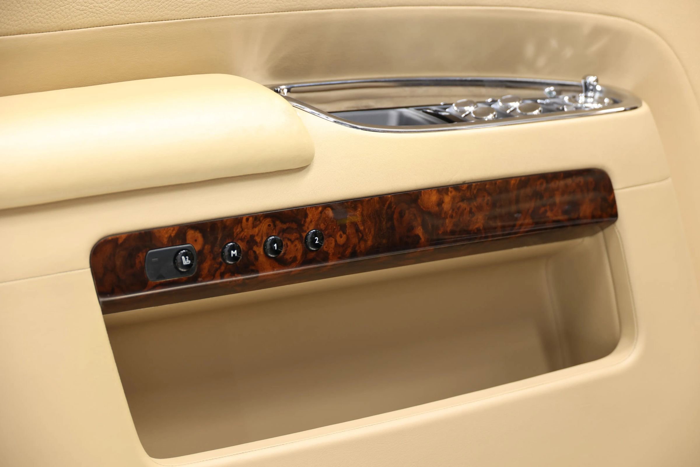 Used 2010 Rolls-Royce Ghost RWD image 13