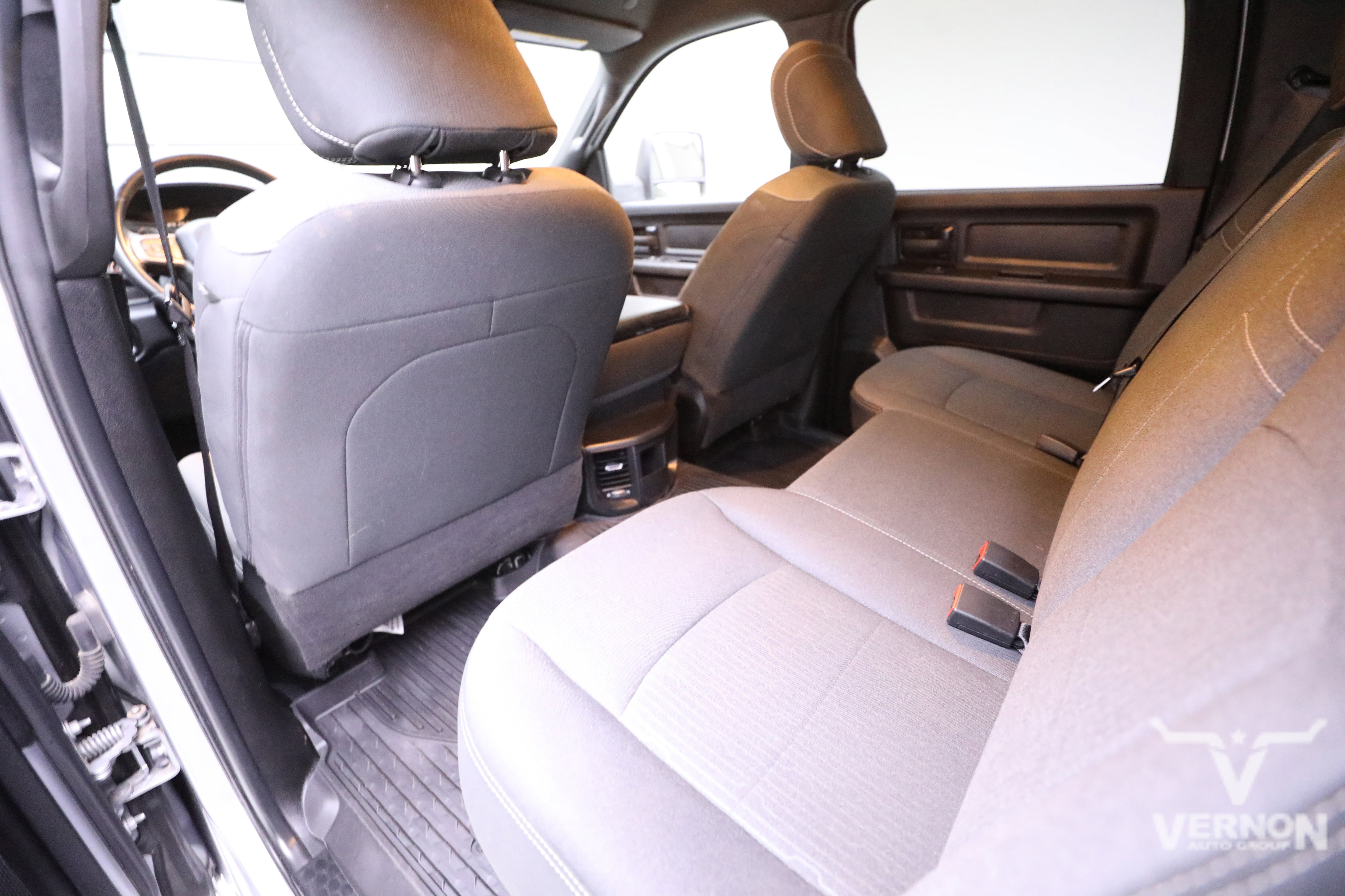 Used 2024 RAM 2500 Tradesman w/ Chrome Appearance Group image 9