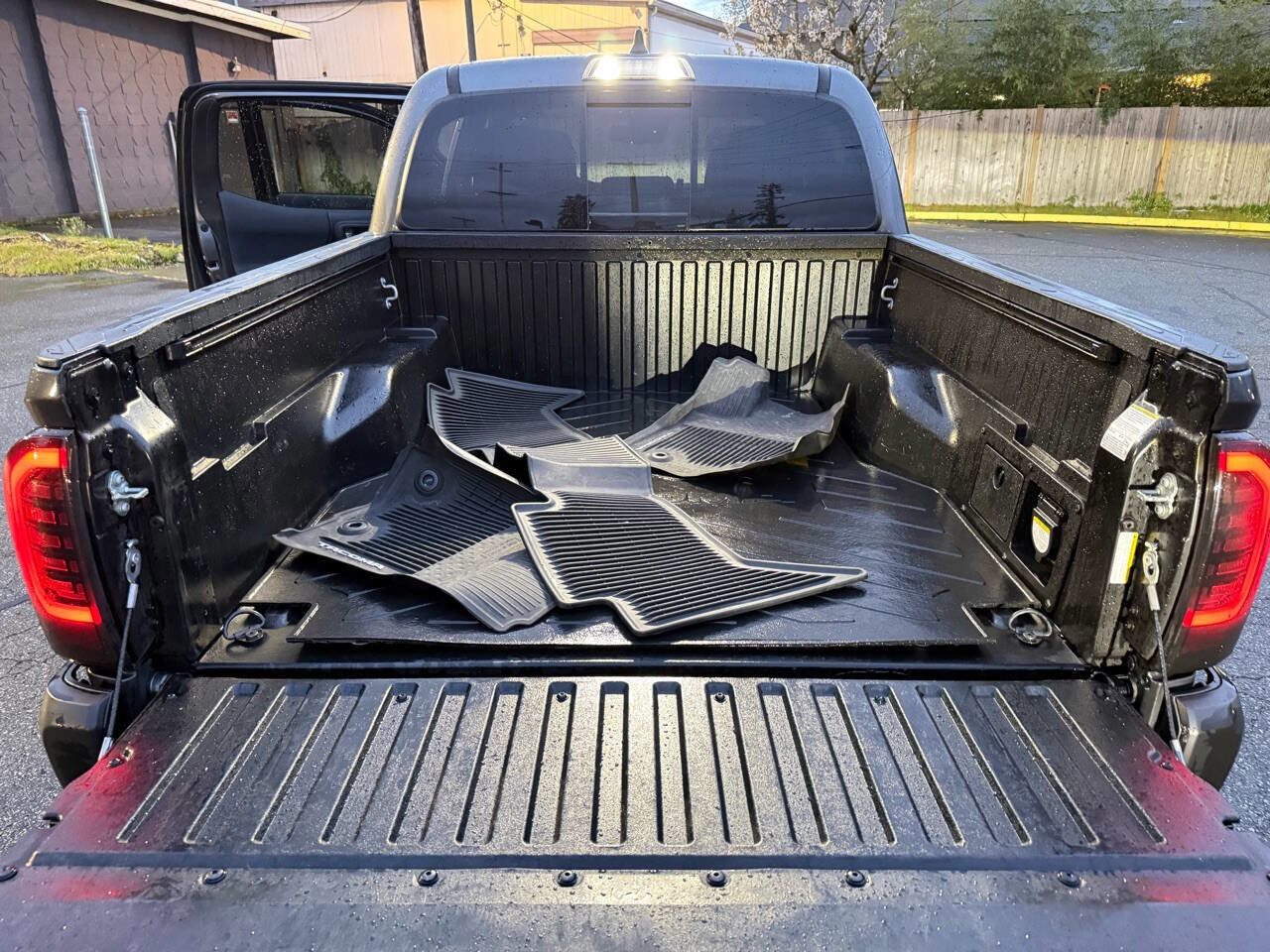 Used 2022 Toyota Tacoma TRD Off-Road RWD image 9