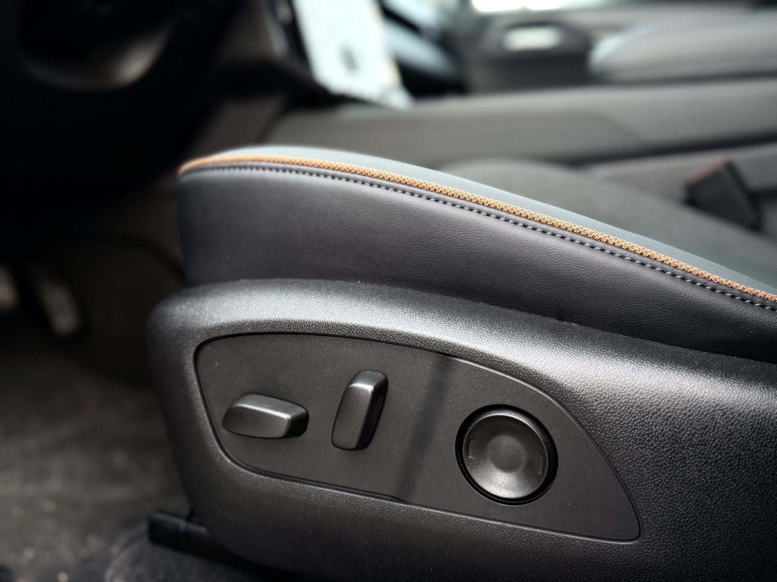 New 2026 GMC Acadia AT4 w/ Luxury Package image 15