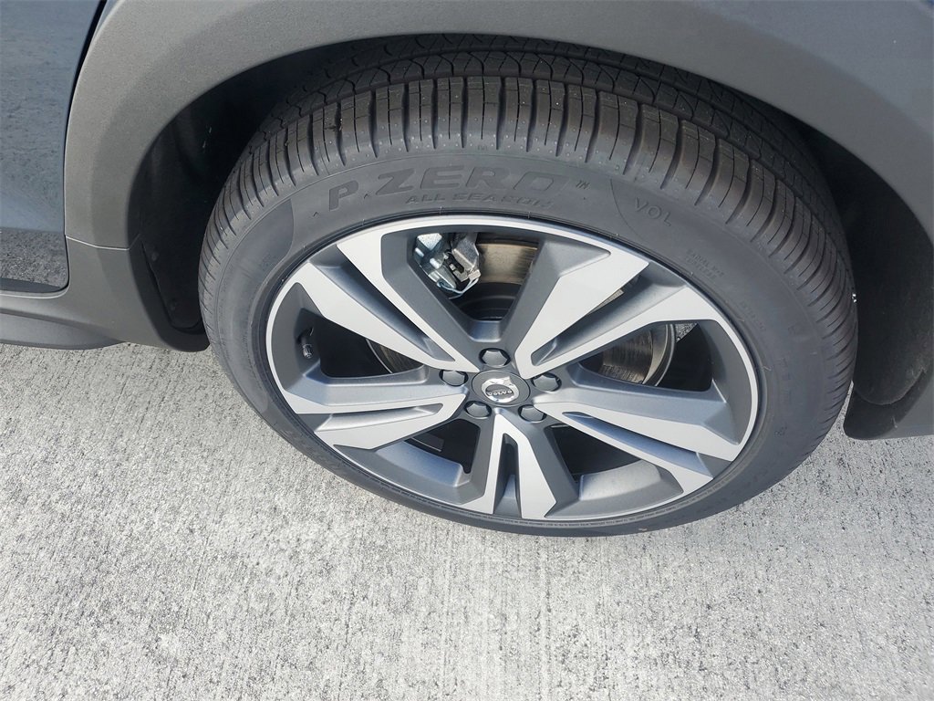 New 2026 Volvo V60 B5 Cross Country Plus w/ Protection Package Premier image 5