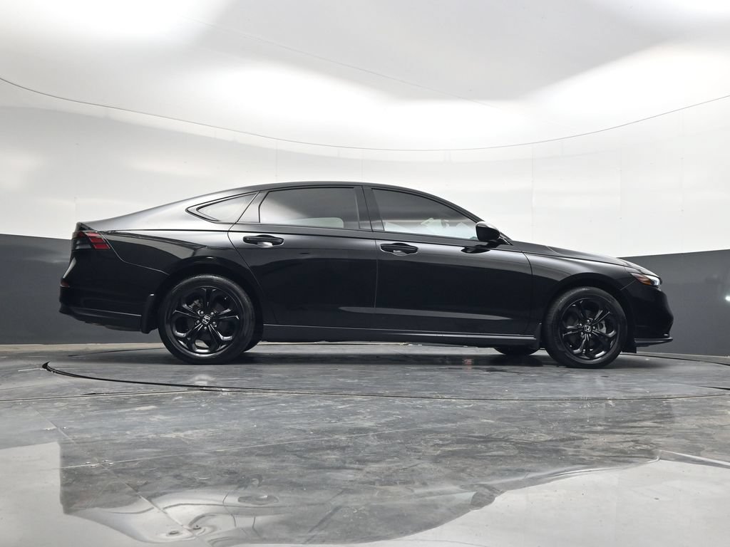 Certified 2025 Honda Accord SE image 32