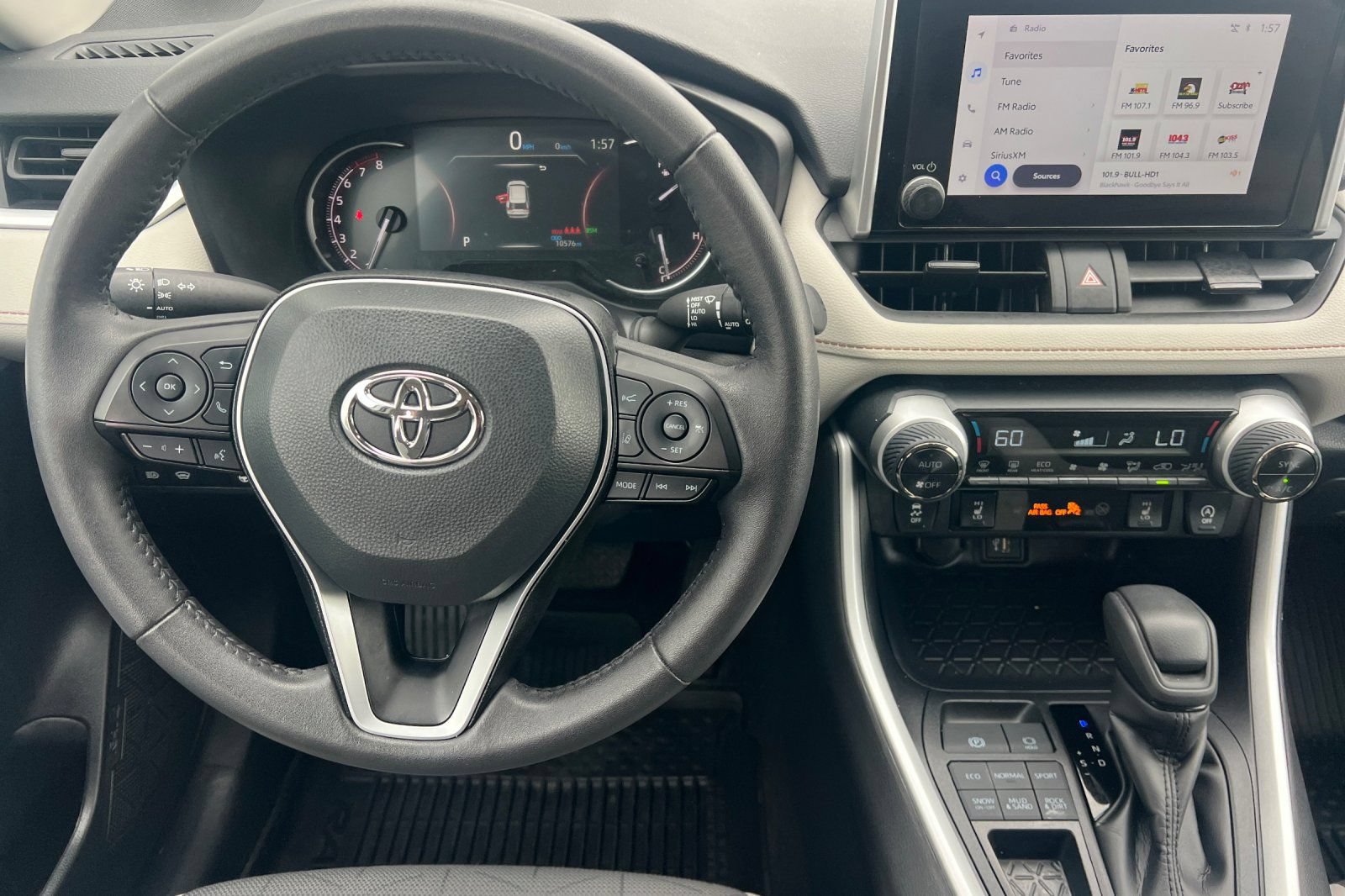 Used 2025 Toyota RAV4 XLE w/ Convenience Package AWD/4WD image 11