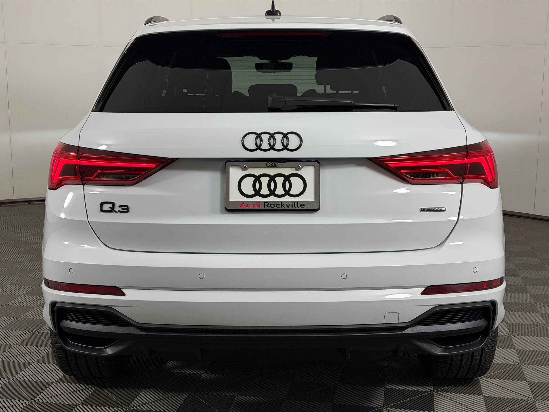 Certified 2025 Audi Q3 2.0T Premium Plus w/ Premium Plus Package AWD/4WD image 10