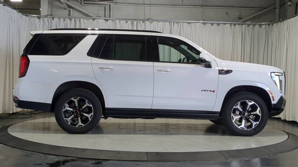 Used 2025 GMC Yukon AT4 w/ AT4 Premium Package AWD/4WD image 11