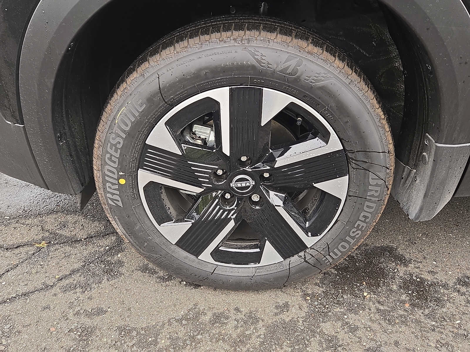 New 2027 Nissan Kicks SV w/ SV Premium Package AWD/4WD image 8