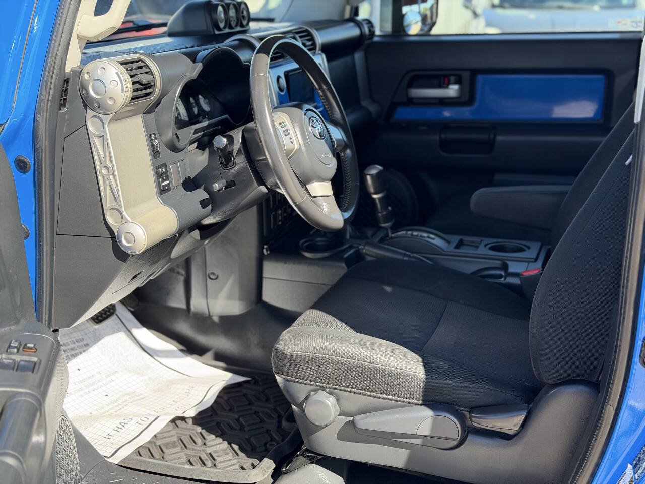 Used 2007 Toyota FJ Cruiser 4WD image 12