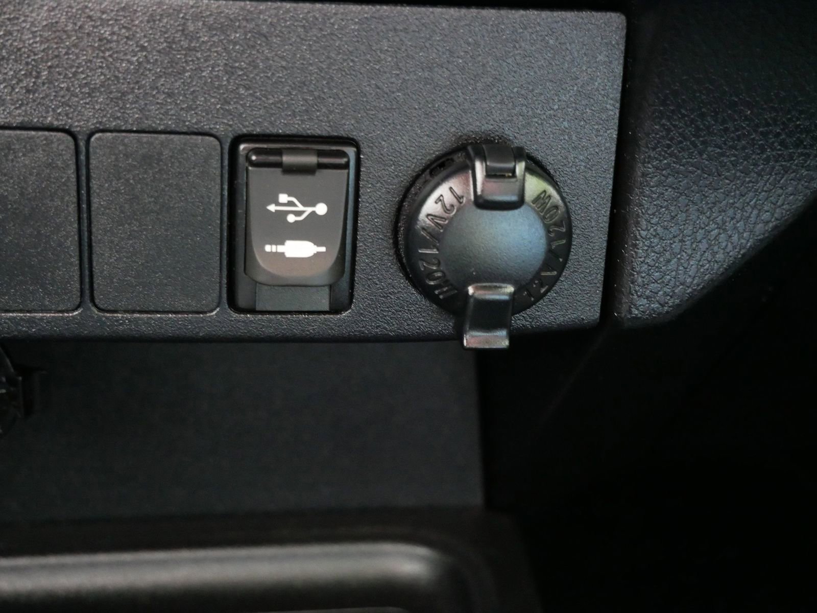 Used 2018 Toyota RAV4 Limited w/ All Weather Liner Package AWD/4WD image 21
