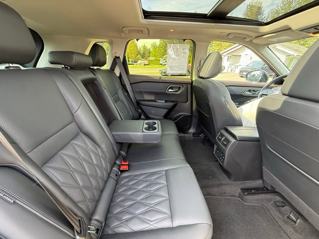 Used 2023 Nissan Rogue Platinum w/ Platinum Premium Package AWD/4WD image 16