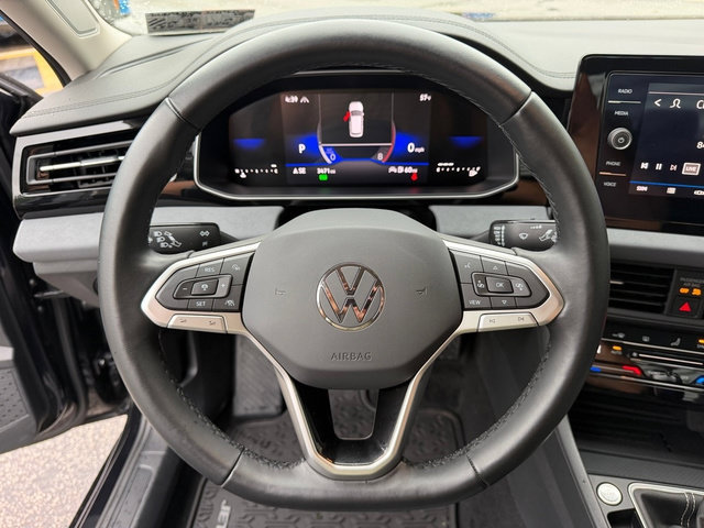 Used 2025 Volkswagen Jetta SE FWD image 24