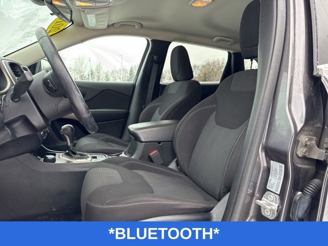 Used 2018 Jeep Cherokee Latitude w/ Cold Weather Group image 6