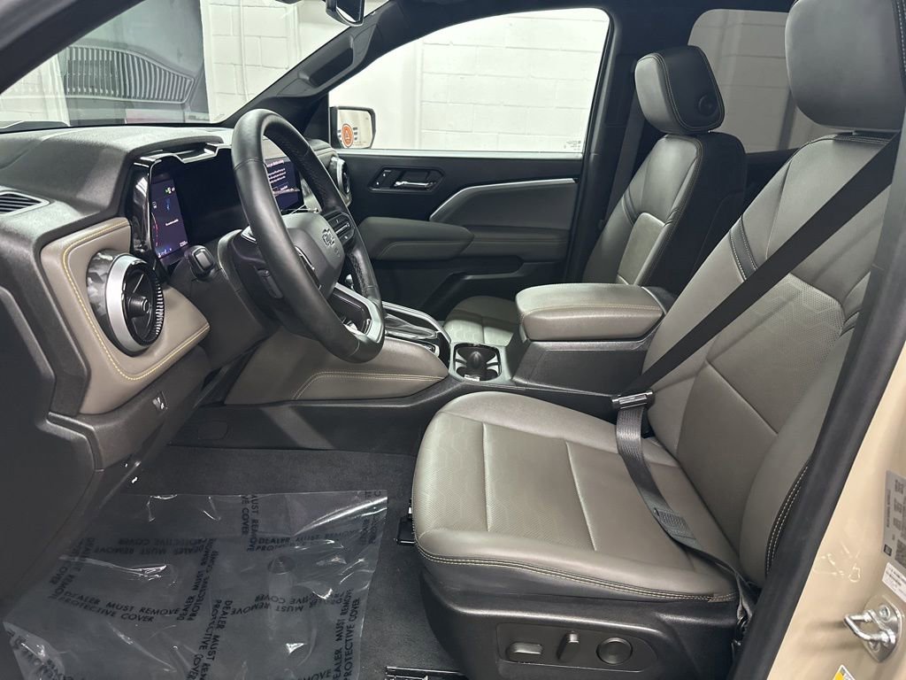 Used 2024 Chevrolet Colorado ZR2 w/ ZR2 Convenience Package III AWD/4WD image 18