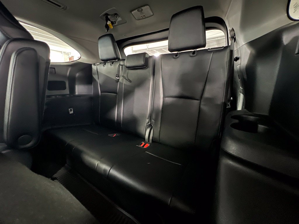 Used 2023 Toyota Highlander Limited AWD/4WD image 19