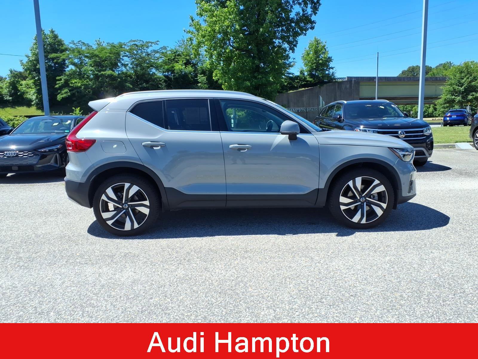 Used 2024 Volvo XC40 B5 Ultimate w/ Climate Package AWD/4WD image 5