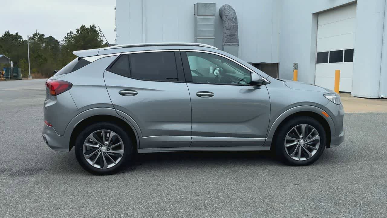 Used 2023 Buick Encore GX Select w/ Sport Touring Package FWD image 9