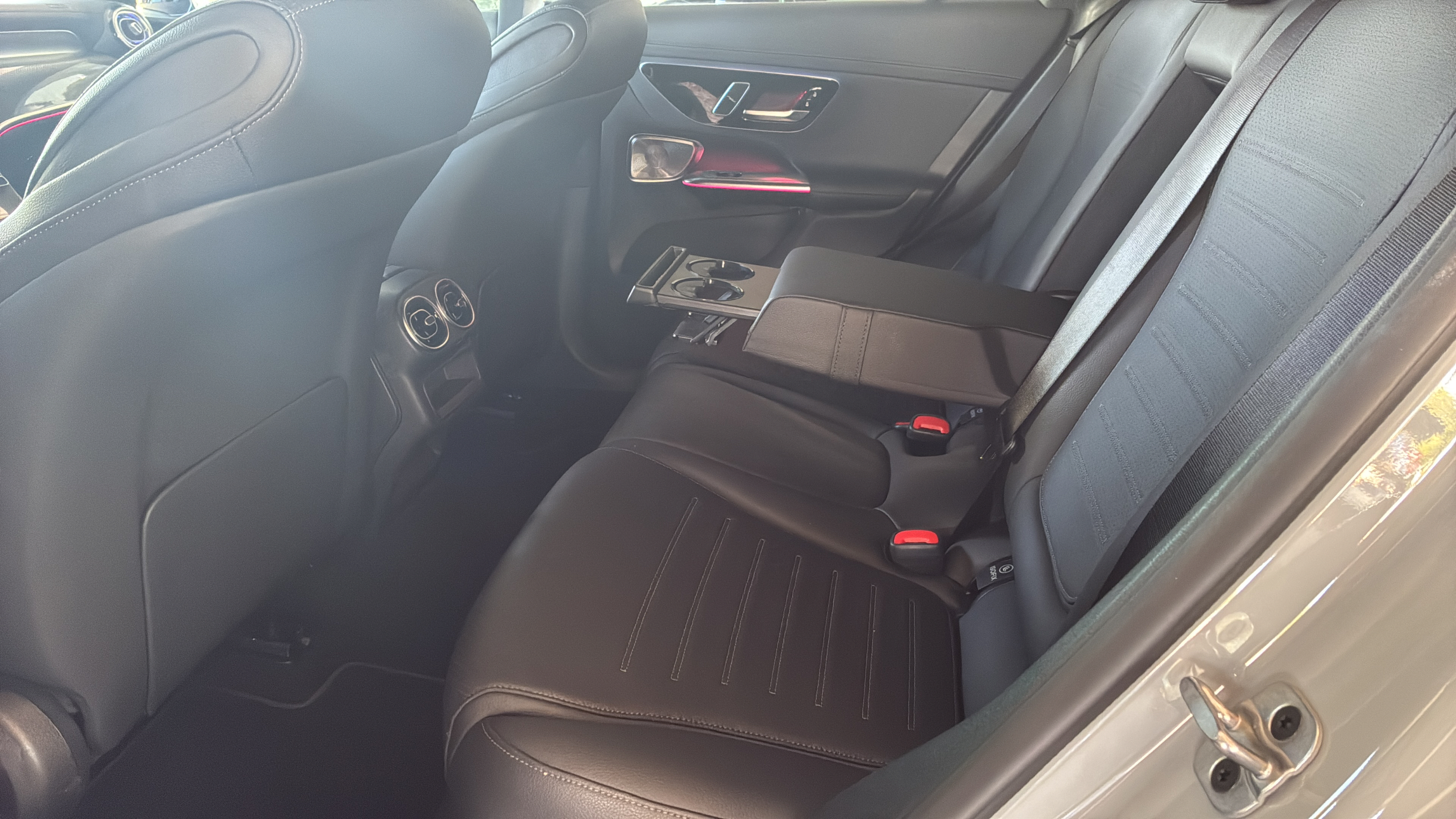 Used 2026 Mercedes-Benz GLC 300 image 41