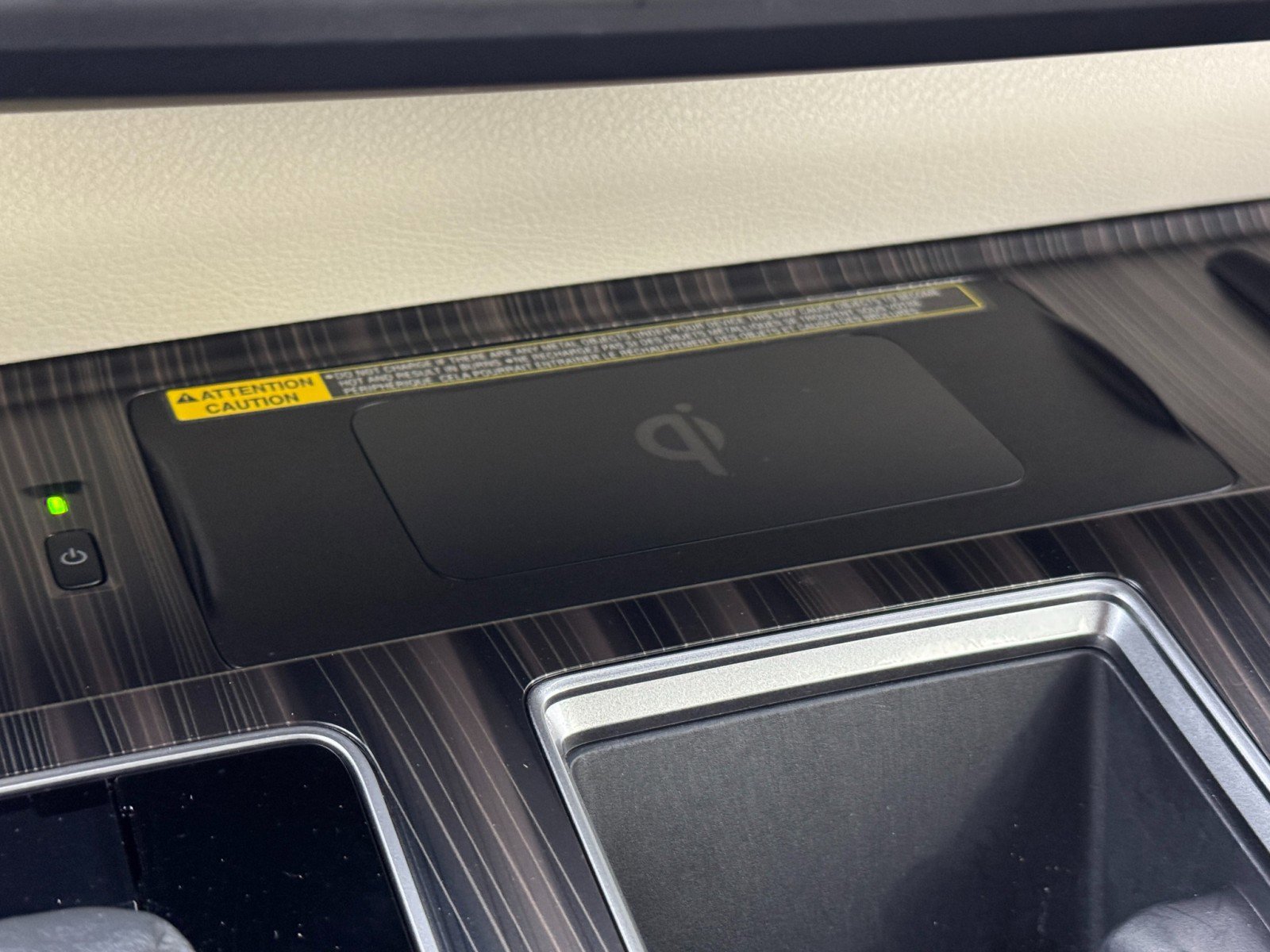 Used 2024 Toyota Sienna Platinum image 32