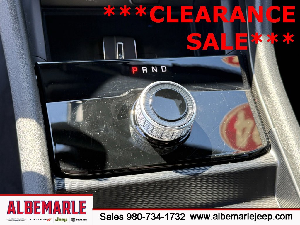 Used 2024 Jeep Grand Cherokee L Laredo w/ Luxury Tech Group I image 26