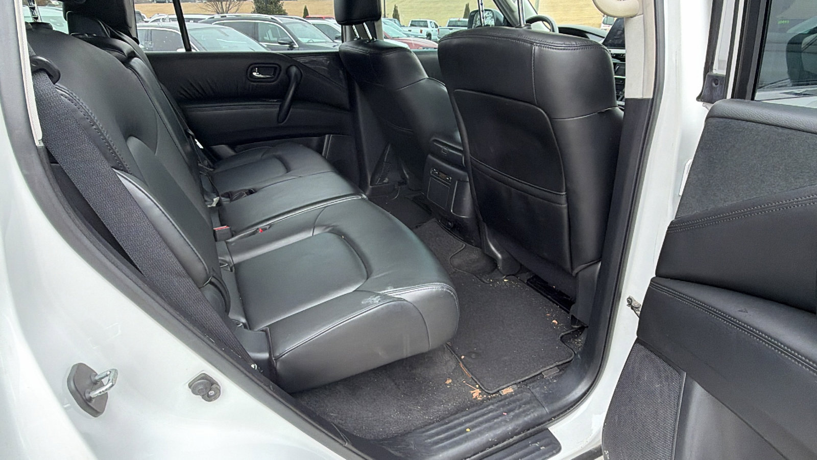 Used 2022 Nissan Armada SV w/ SV Appearance Package image 21