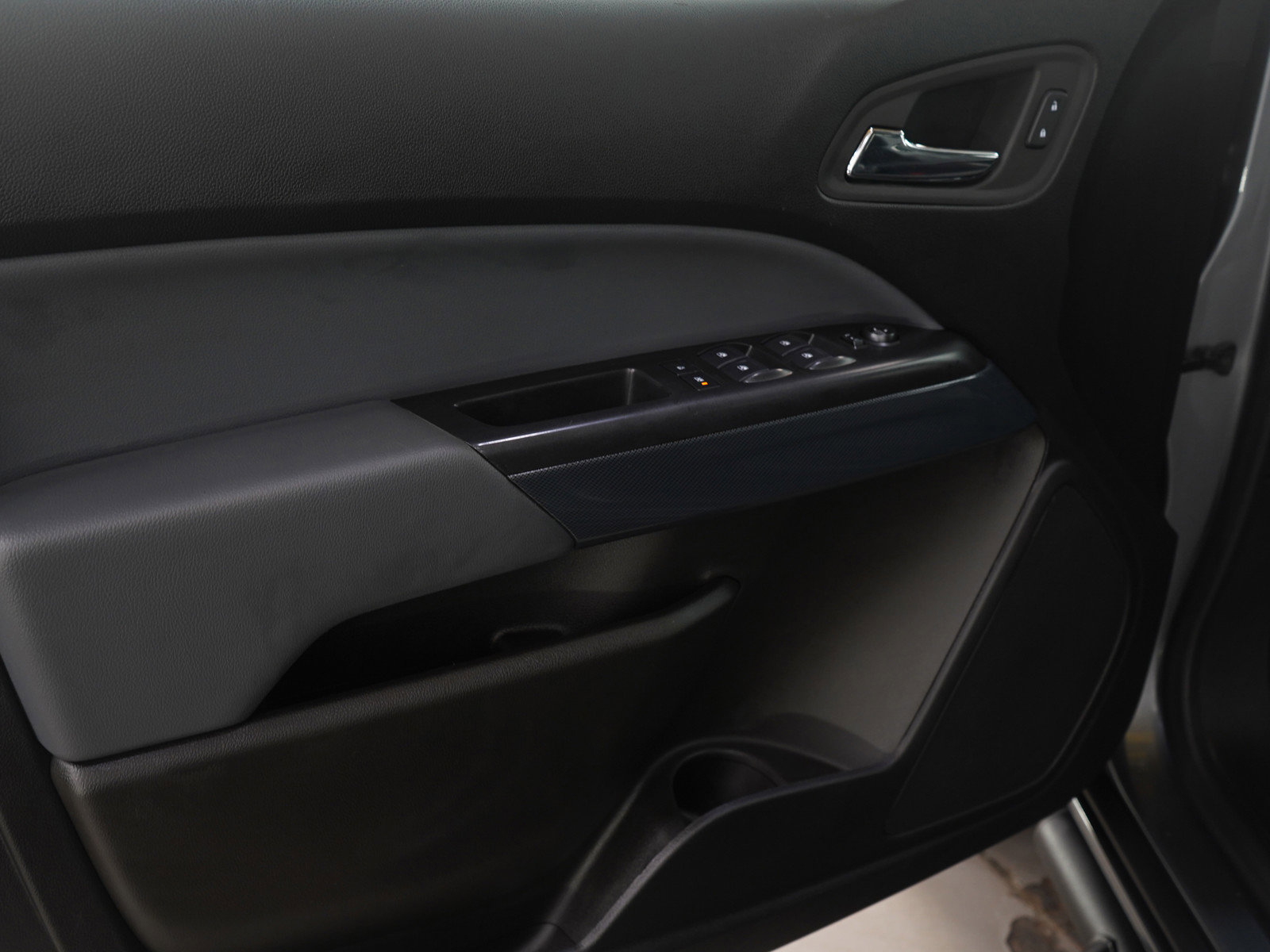 Used 2022 Chevrolet Colorado Z71 w/ Safety Package image 22