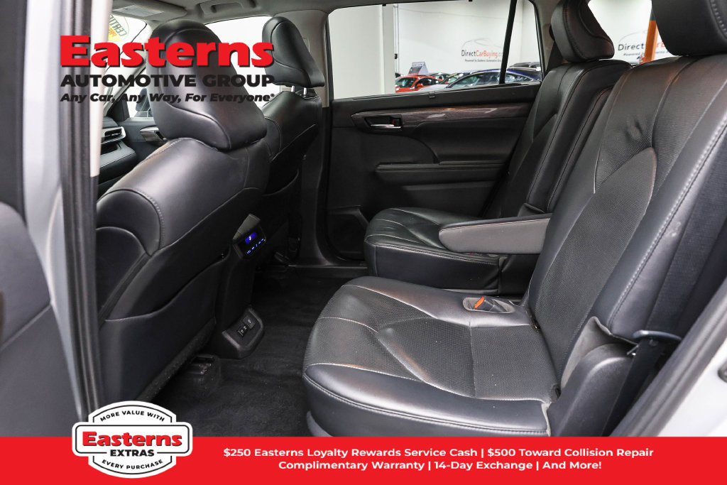 Used 2021 Toyota Highlander Limited AWD/4WD image 25
