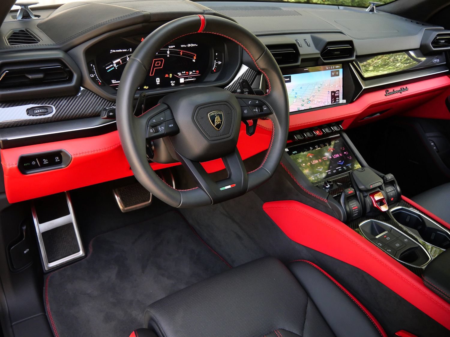 Used 2025 Lamborghini Urus S AWD/4WD image 13