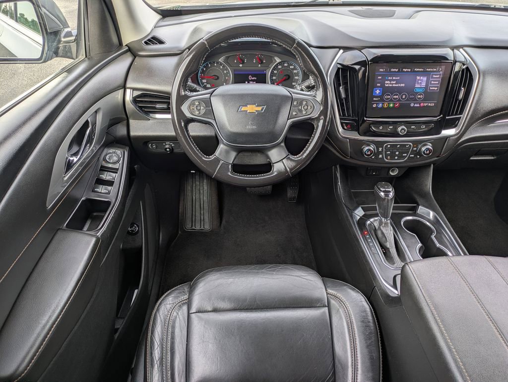 Used 2020 Chevrolet Traverse LT FWD image 19
