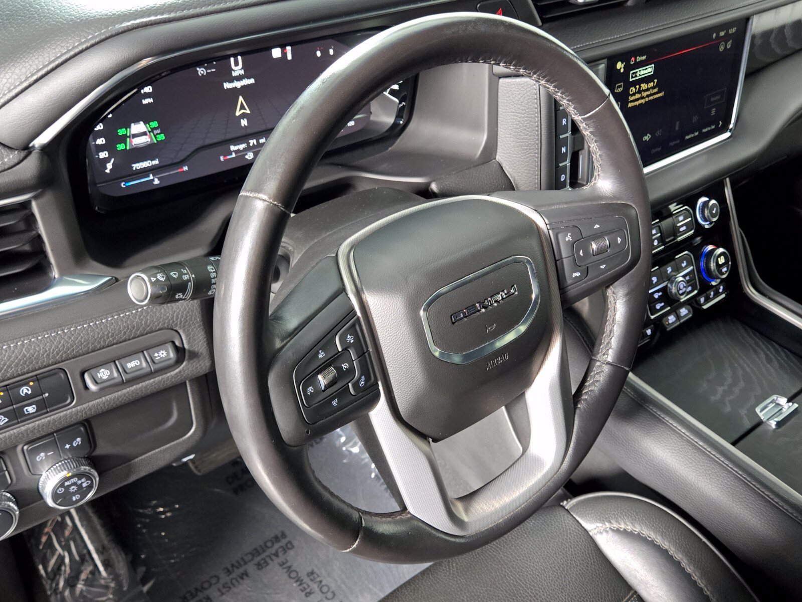 Used 2023 GMC Yukon Denali AWD/4WD image 23