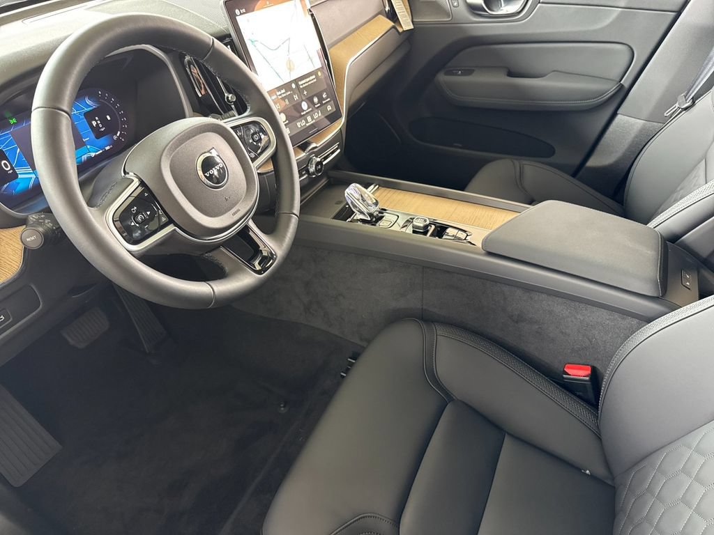 New 2026 Volvo XC60 B5 Plus w/ Climate Package AWD/4WD image 9