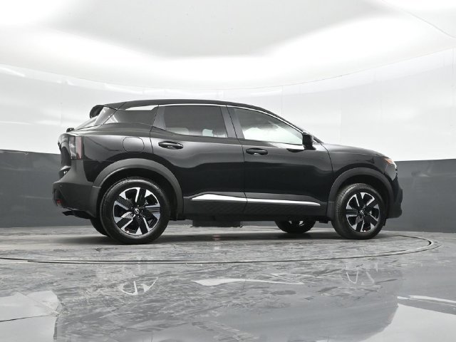Used 2025 Nissan Kicks SV AWD/4WD image 30
