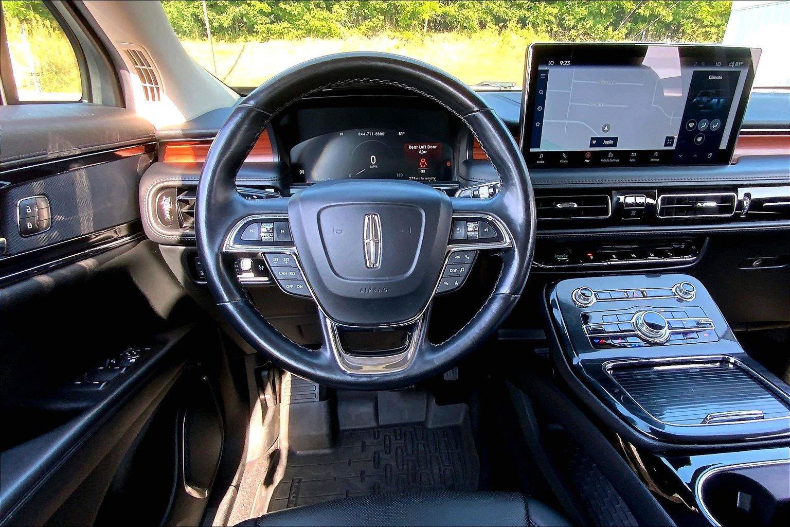 Used 2023 Lincoln Nautilus Reserve AWD/4WD image 5