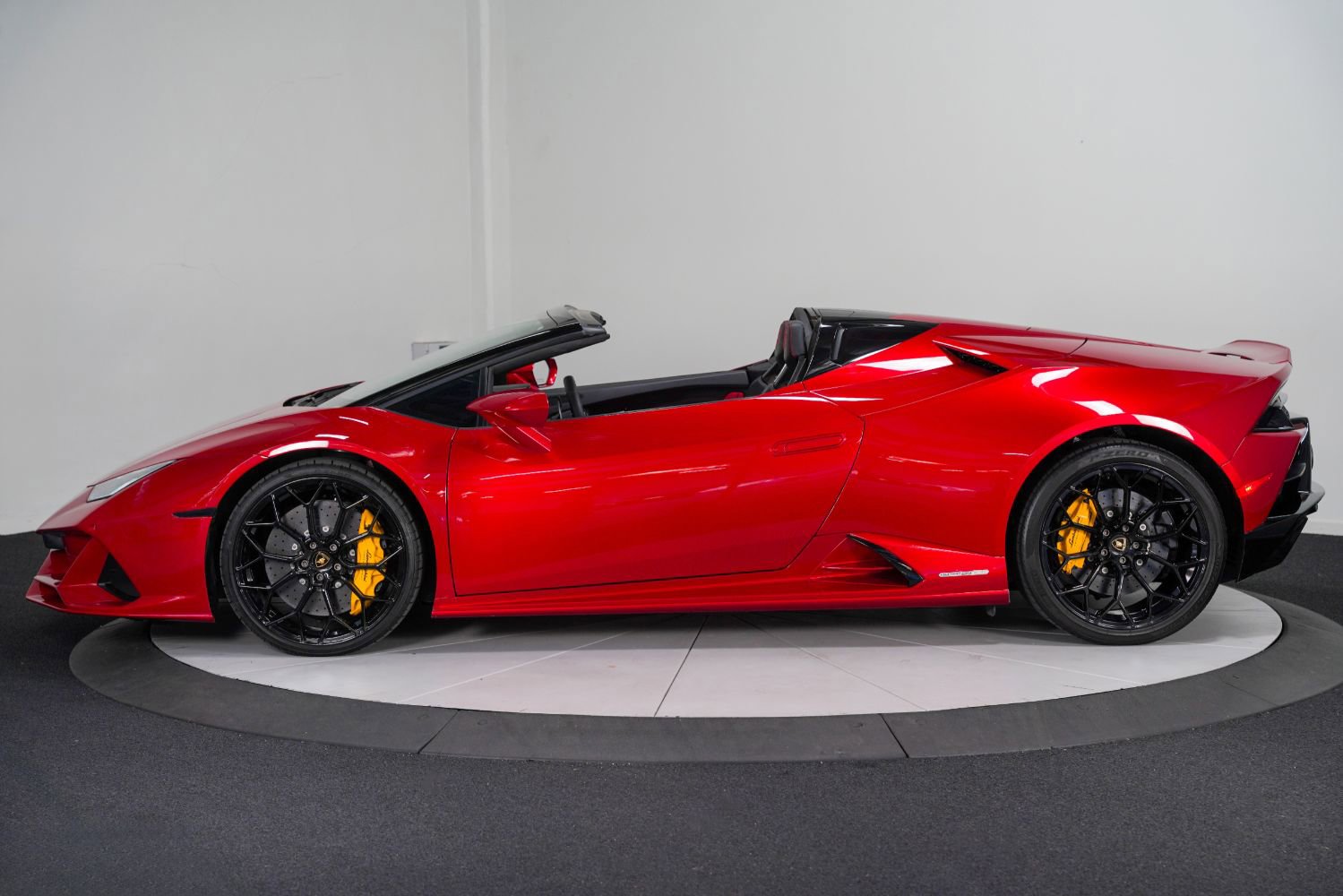 Used 2021 Lamborghini Huracan EVO AWD/4WD image 6
