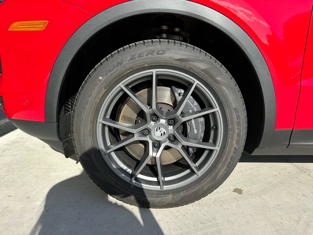 Certified 2026 Porsche Cayenne AWD/4WD image 45