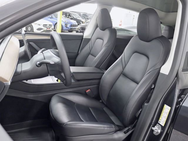 Used 2025 Tesla Model Y Long Range AWD/4WD image 15