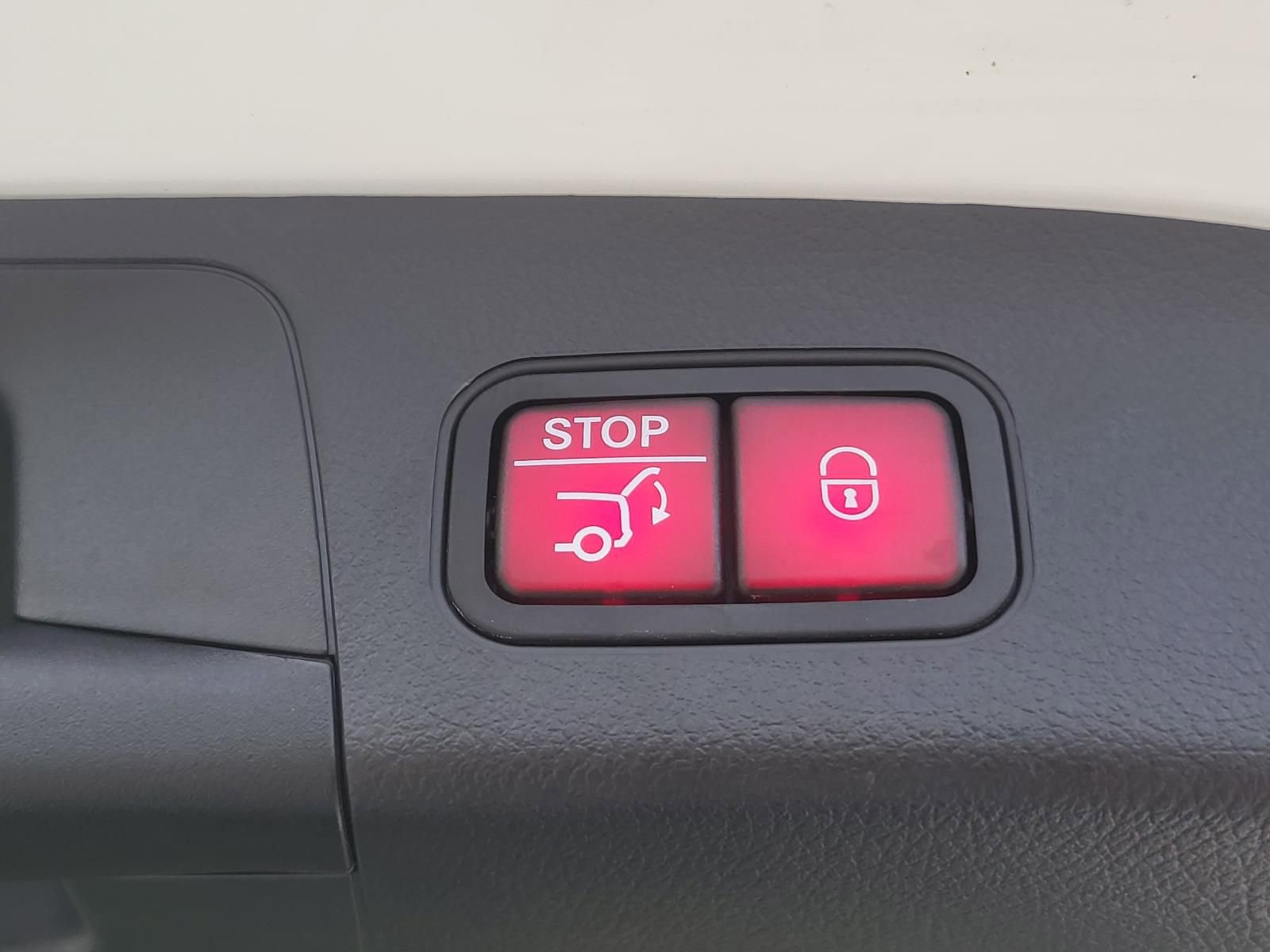 Used 2022 Mercedes-Benz GLA 250 4MATIC w/ Premium Package image 8