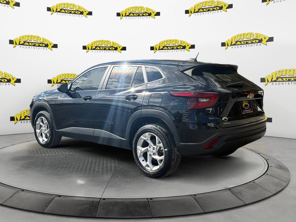 Used 2024 Chevrolet Trax LS w/ LS Convenience Package image 3
