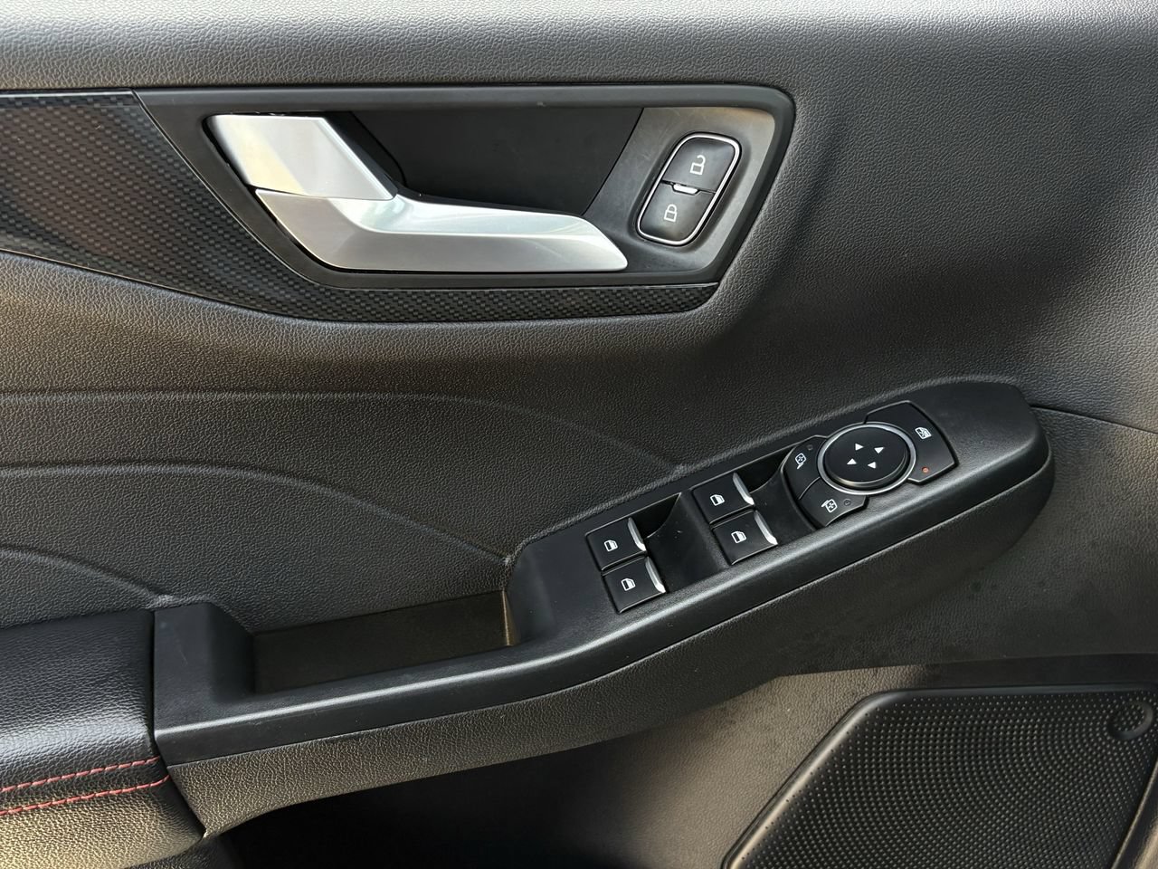 Used 2024 Ford Escape ST-Line w/ Tech Pack #1 FWD image 23