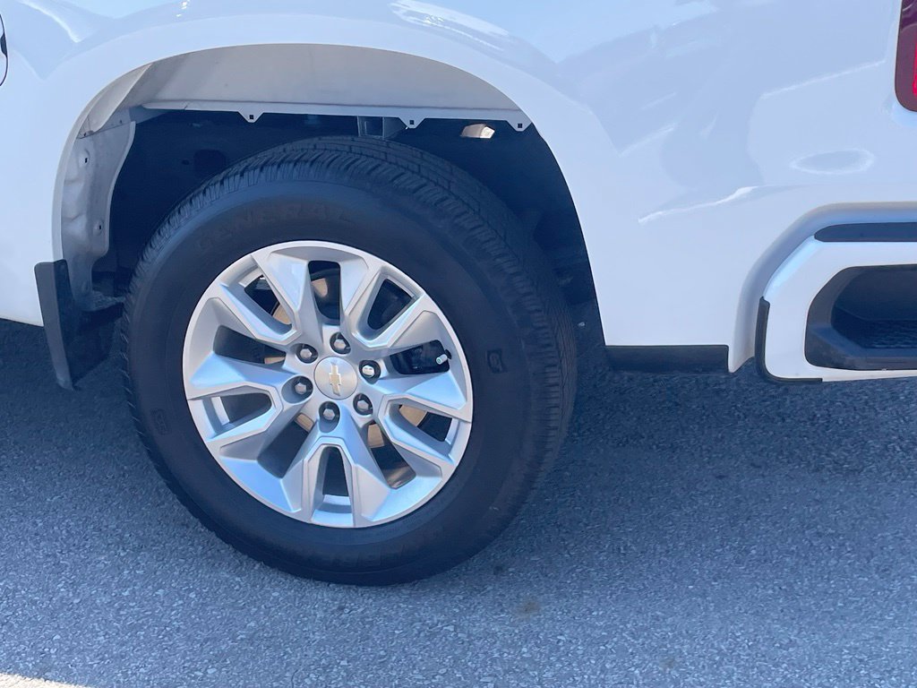 Used 2024 Chevrolet Silverado 1500 Custom AWD/4WD image 9