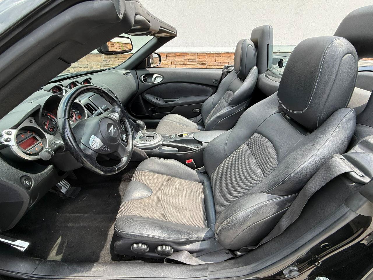 Used 2014 Nissan 370Z Touring w/ Sport Package RWD image 17