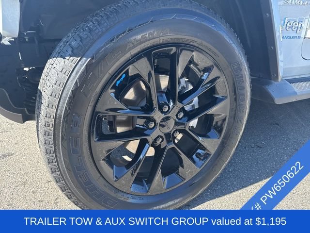 Used 2023 Jeep Wrangler Unlimited Sahara w/ Cold Weather Group AWD/4WD image 4