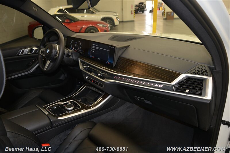 Used 2025 BMW X5 xDrive40i w/ M Sport Package AWD/4WD image 20