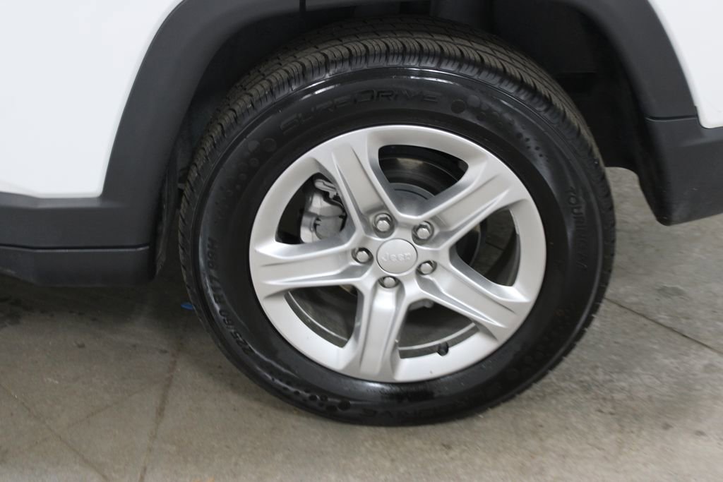 Used 2024 Jeep Compass Latitude image 46