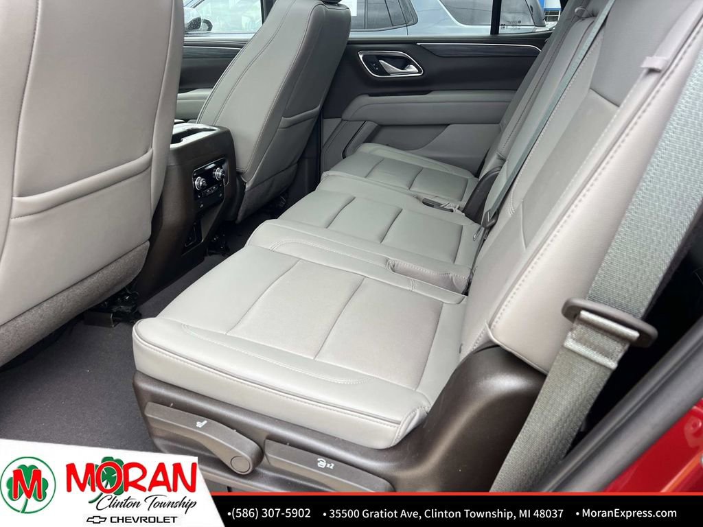 Certified 2022 GMC Yukon SLT w/ SLT Premium Package AWD/4WD image 13