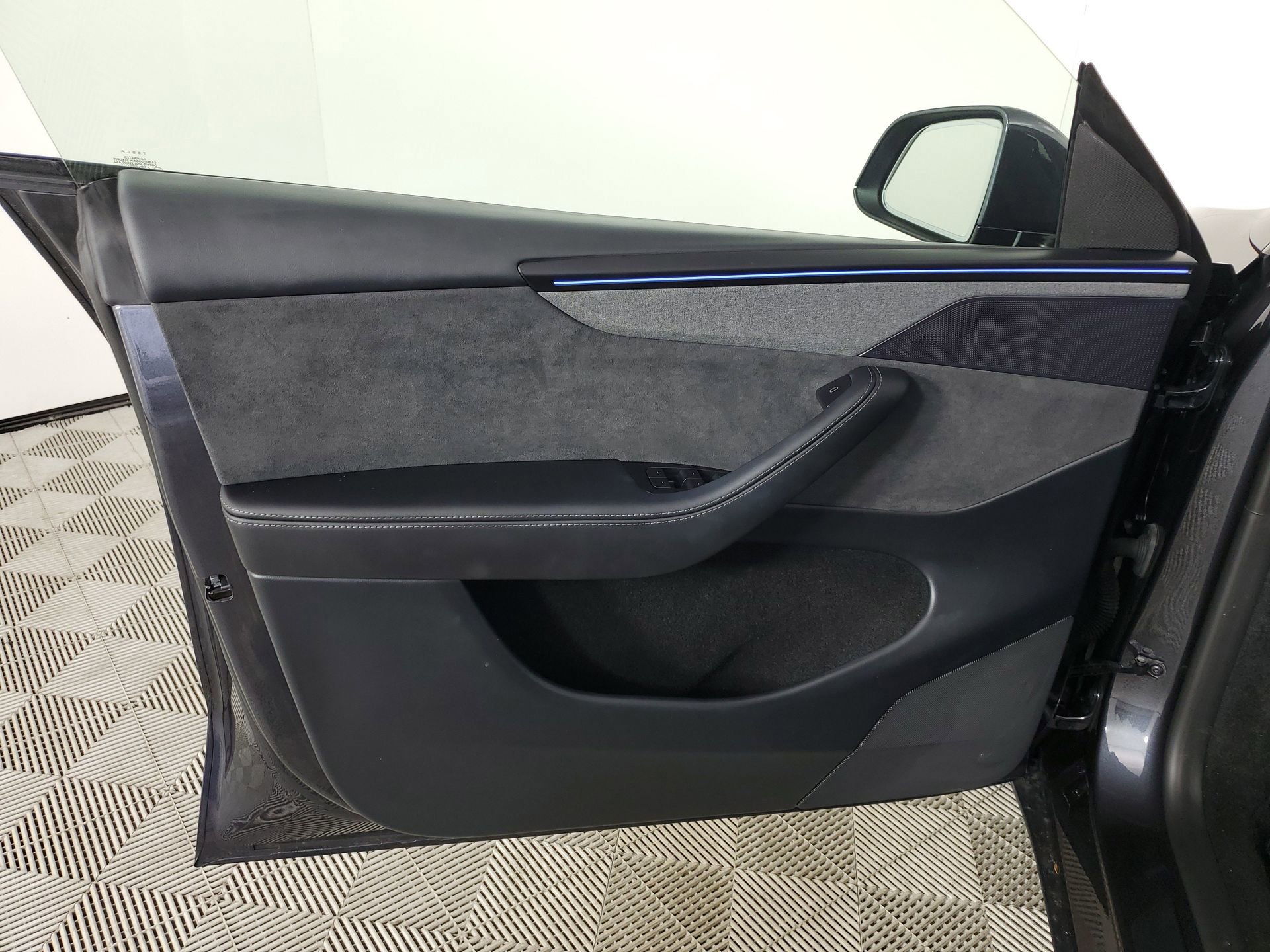 Used 2026 Tesla Model Y Long Range image 23