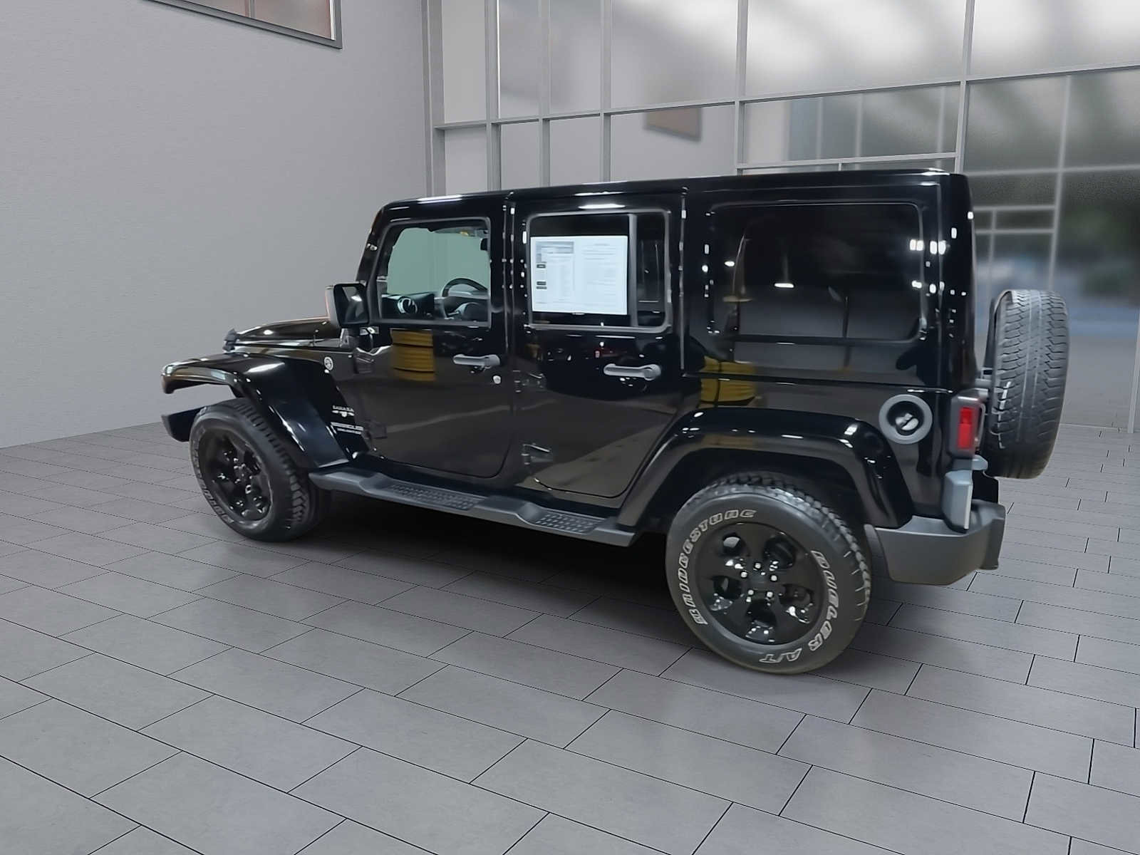 Used 2016 Jeep Wrangler Unlimited Sahara w/ Connectivity Group AWD/4WD image 2