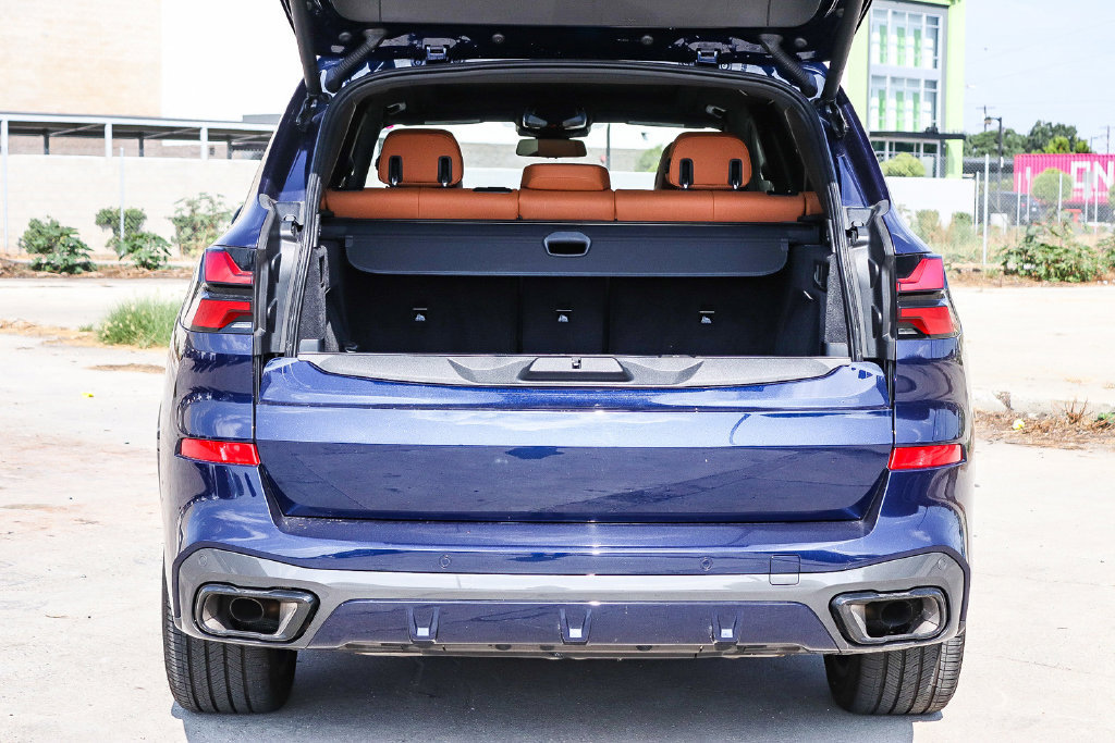 Used 2024 BMW X5 sDrive40i w/ M Sport Package RWD image 30