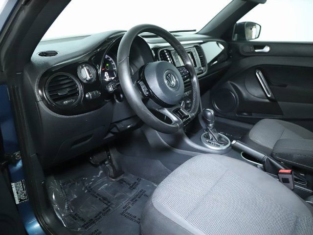 Used 2018 Volkswagen Beetle 2.0T S FWD image 16