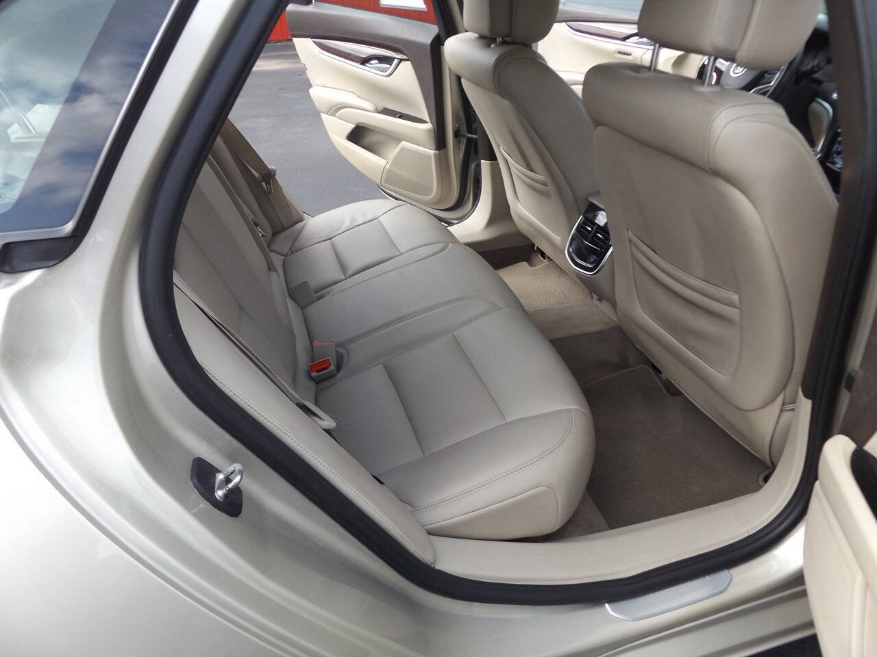 Used 2013 Cadillac XTS Luxury w/ Driver Awareness Package FWD image 26