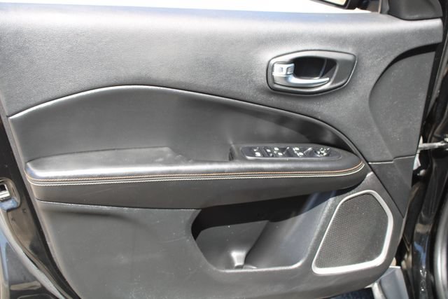 Used 2019 Jeep Compass Latitude w/ Popular Equipment Group FWD image 13